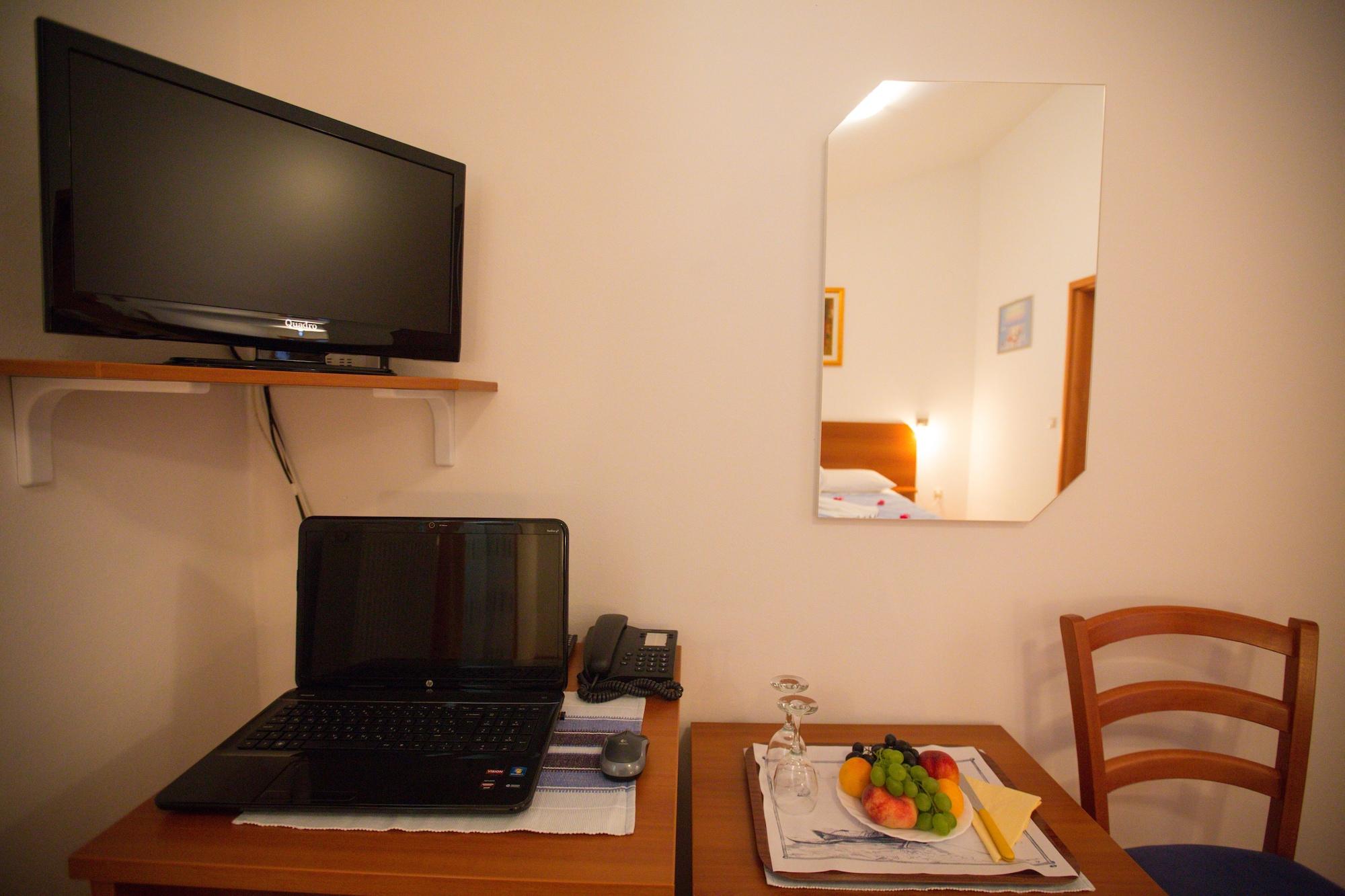 แพนชั่น คอมฟอร์ต บ็อค Hotel โนวาลยา ภายนอก รูปภาพ